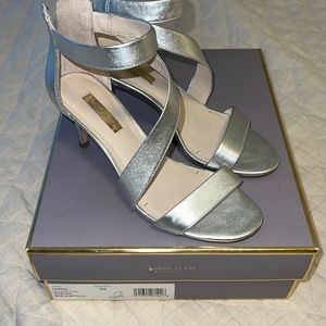 Louise er Cie Silver heels - size 6